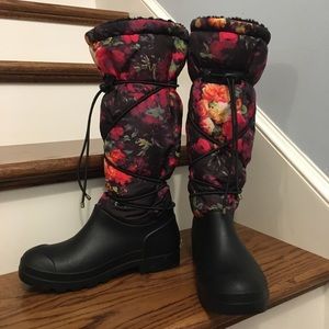 Powder Floral Print Boots